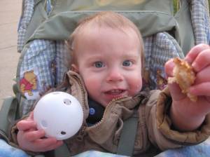 Want some pizza, mom? I'm full after the donut you gave me. Want some pizza, mom? I'm full after the donut you gave me.